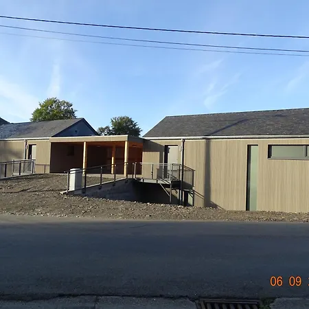 Au Pre De La Fauchee *